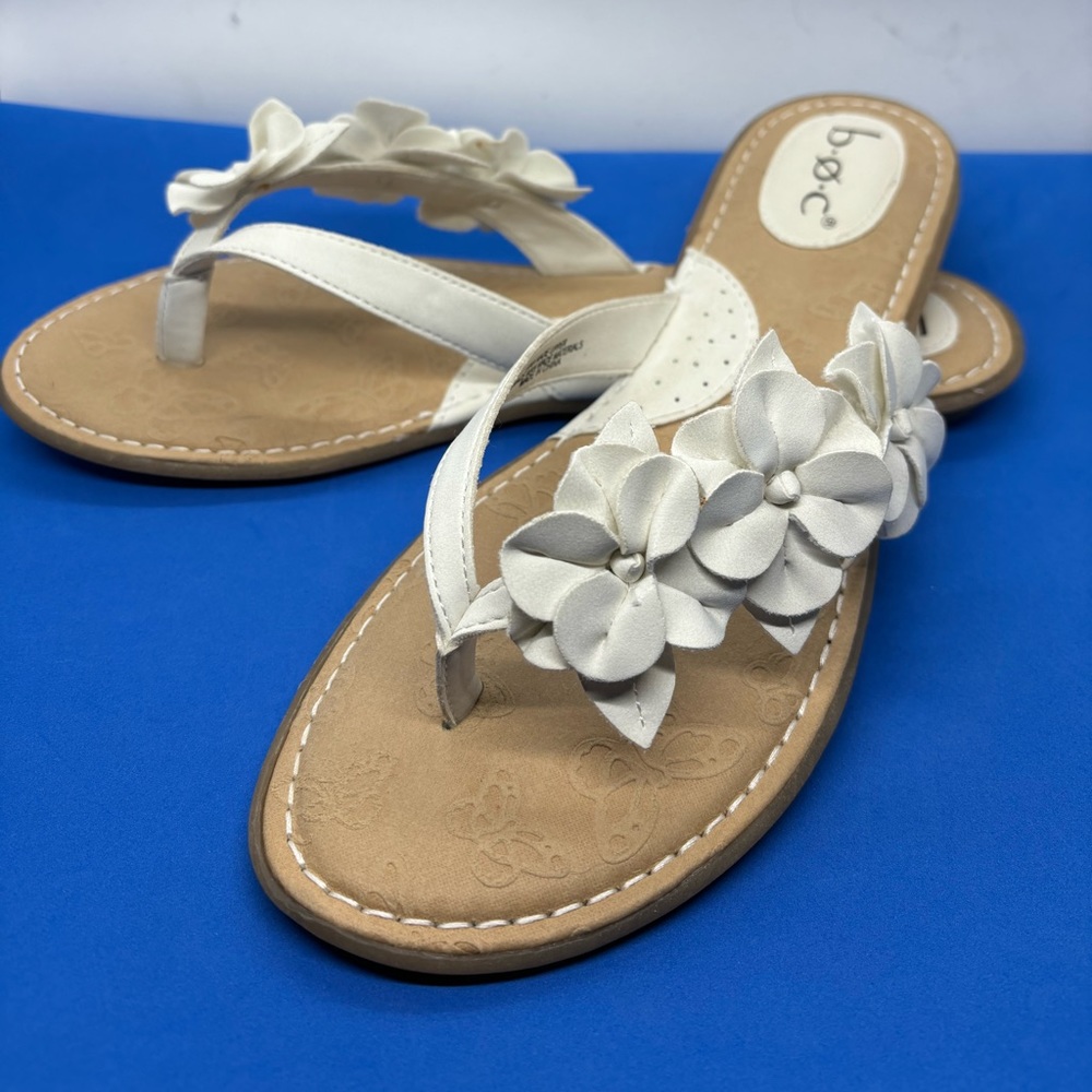 b.o.c. Adney White Sandals, Size 10 M